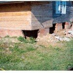 Разрушение кирпичного фундамента дома пучинистым грунтом
